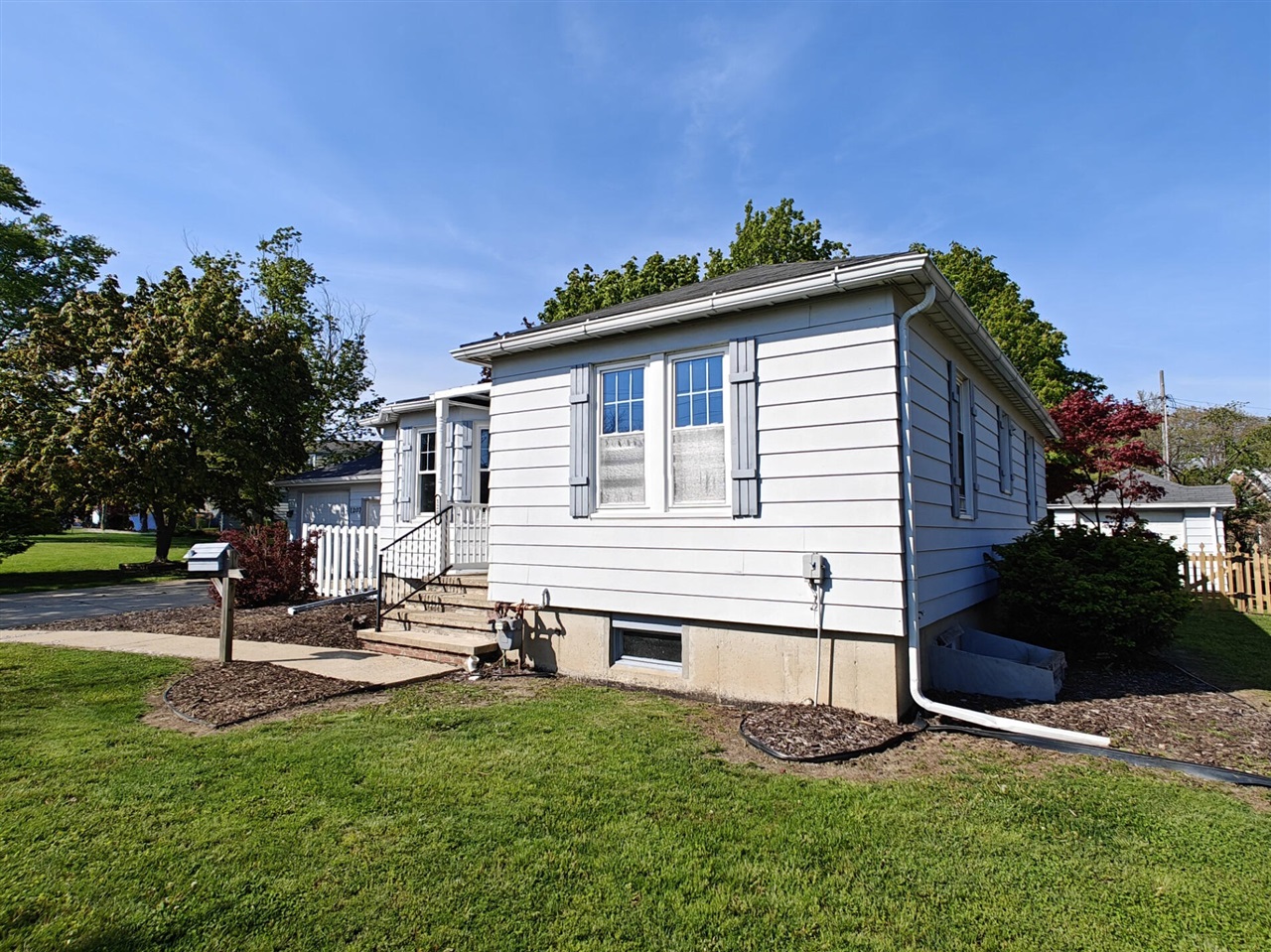 Homes for sale in Saint Joseph, MI | 1207 Napier Ave, Saint Joseph, MI 49085 | MLS# 70531456