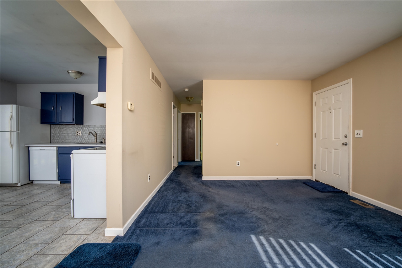 4th image of 2887 Roundtree Dr, Troy, MI 48083 | MLS# 70531545