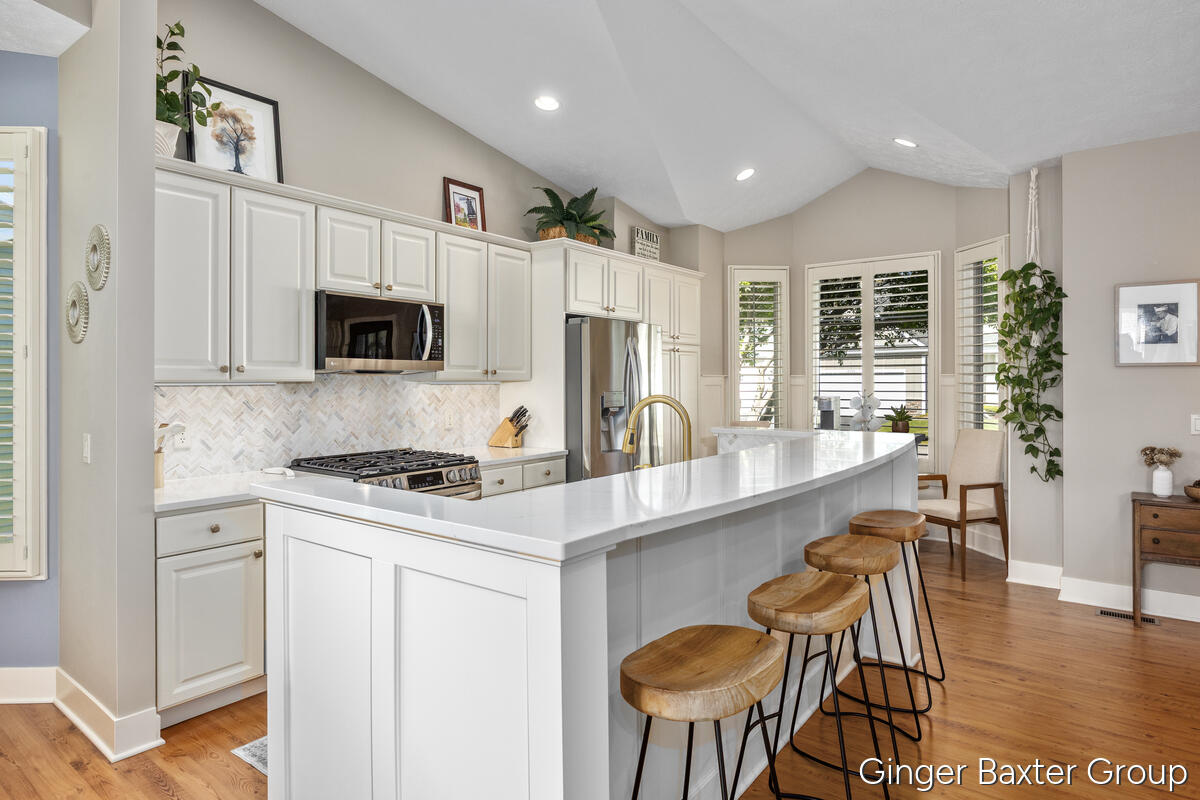 5th image of 12519 Retreat Dr, Grand Haven, MI 49417