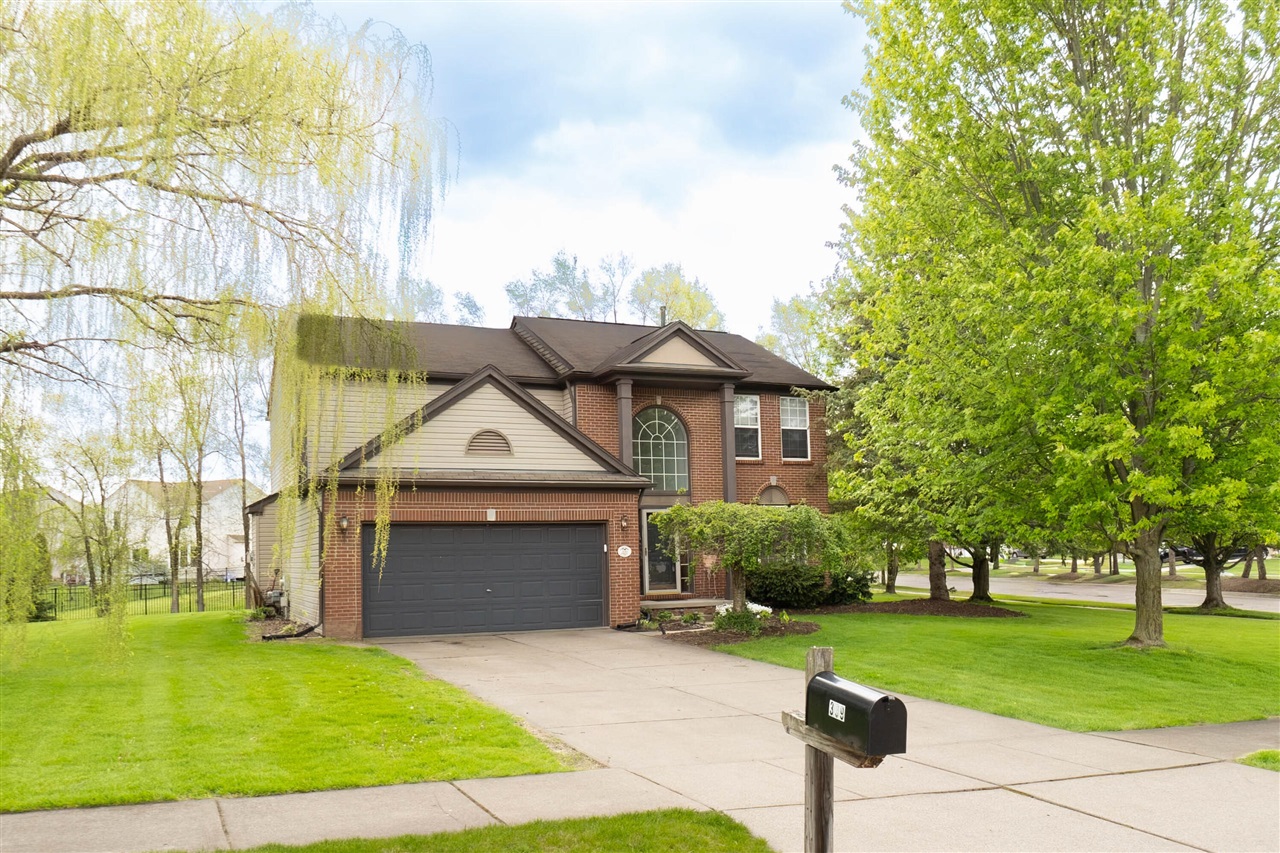 2nd image of 399 Quail Ridge Ct, Waterford, MI 48327 | MLS# 70531793