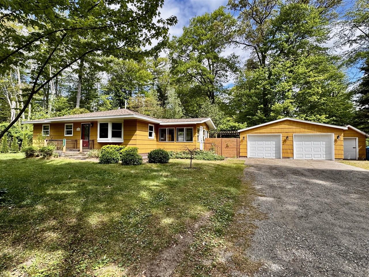 Homes for sale in Spring Lake, MI | 19105 Glendale Cir, Spring Lake, MI 49456 | MLS# 70531946