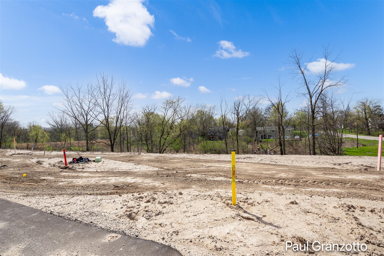 2nd image of 3012 Audubon Ave, Grand Rapids, MI 49512 | MLS# 70532174