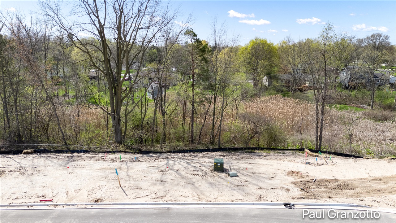 2nd image of 3044 Arbor Creek Ave, Grand Rapids, MI 49512 | MLS# 70532178