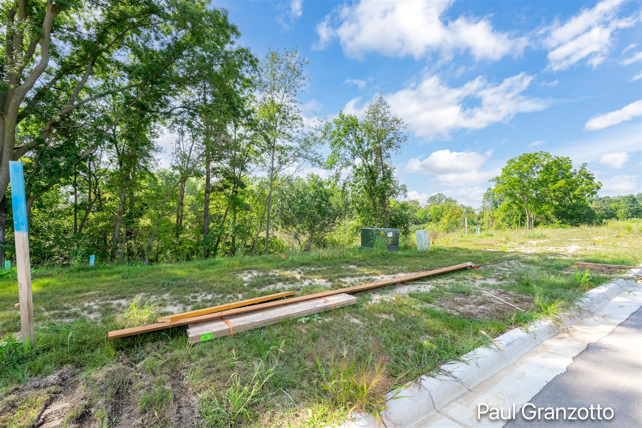 Photo 2 of Land for sale at 3044 Arbor Crk Ave, Grand Rapids, MI 49512 | MLS# 70532178 | Listing updated on 2026-09-16
