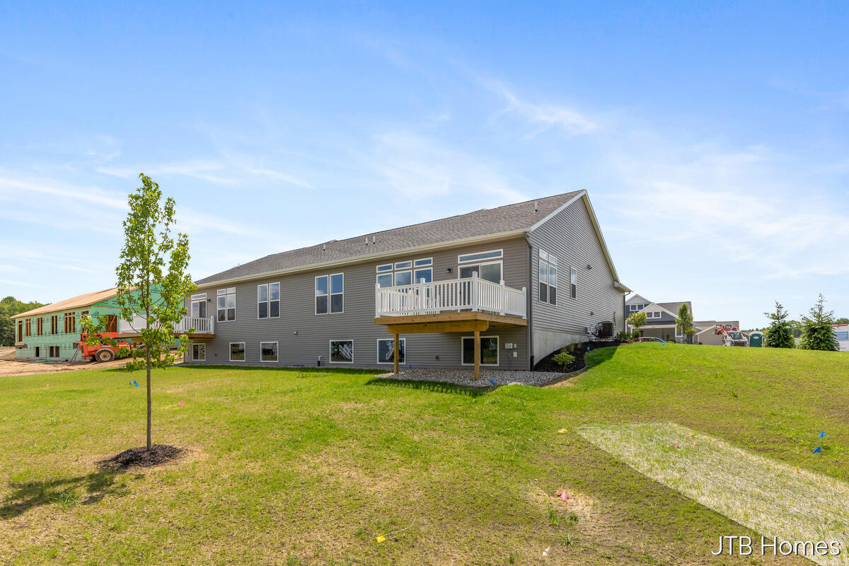 4th image of 7605 Brk Villa S, Allendale, MI 49401