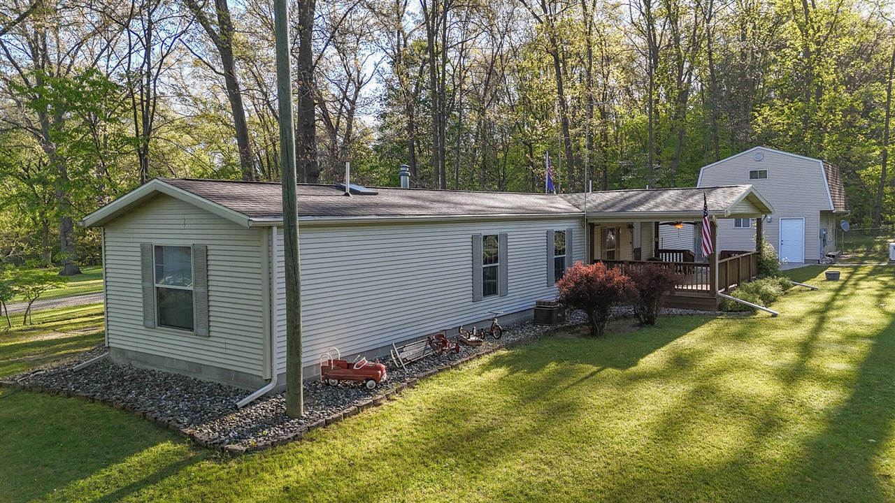 2nd image of 24599 Linden St, Dowagiac, MI 49047 | MLS# 70532360