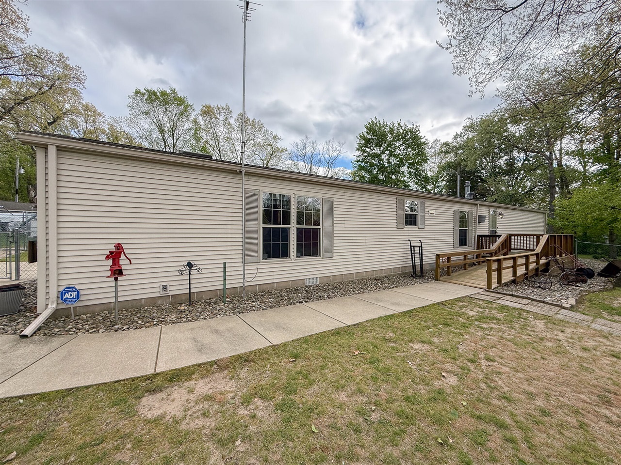4th image of 24599 Linden St, Dowagiac, MI 49047 | MLS# 70532360