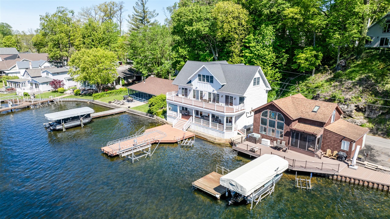 Homes for sale in Watervliet, MI | 8568 Lake Ave, Watervliet, MI 49098 | MLS# 70532438