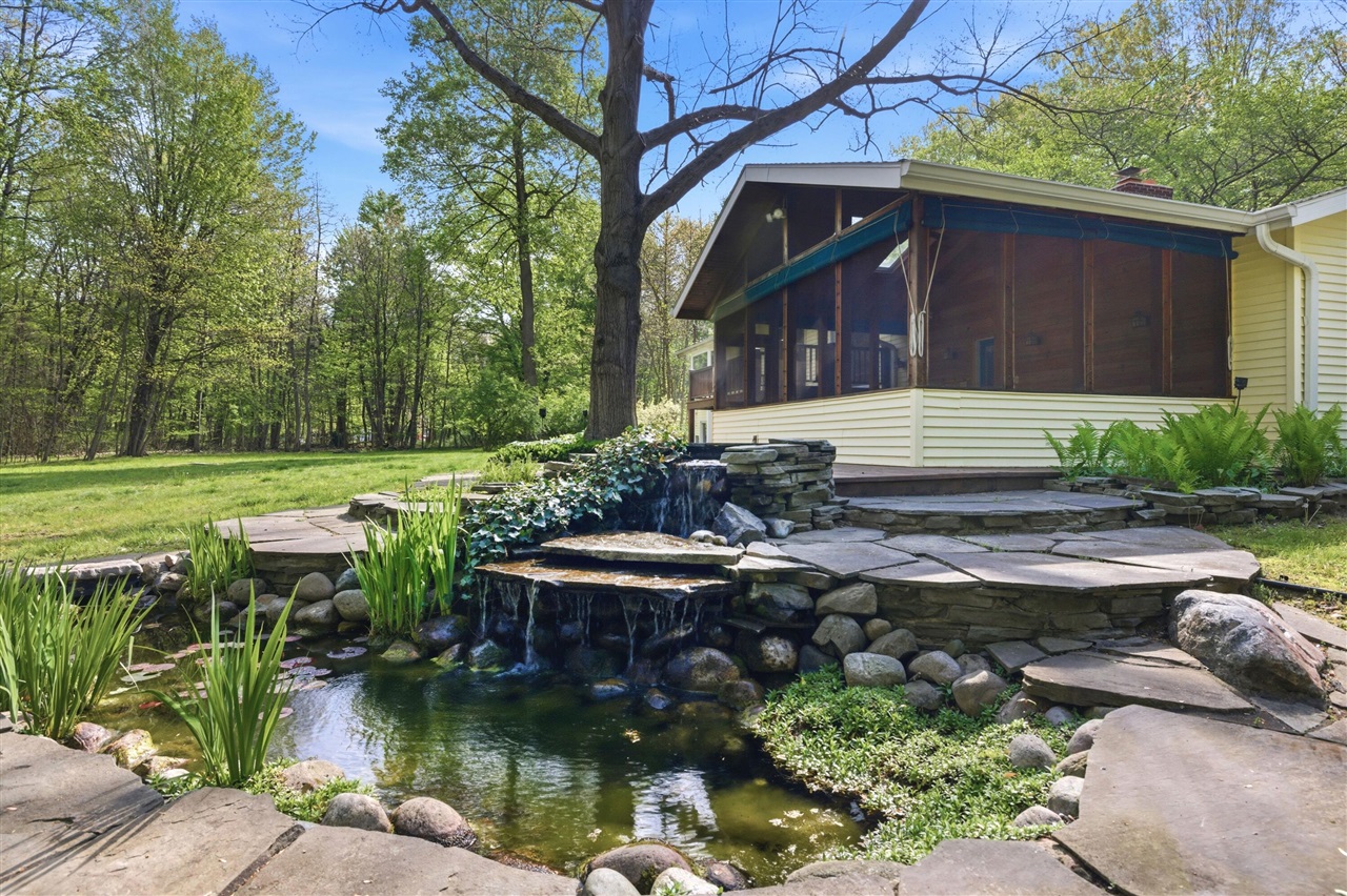 3rd image of 13970 Hollywood Blvd, Three Oaks, MI 49128 | MLS# 70532517
