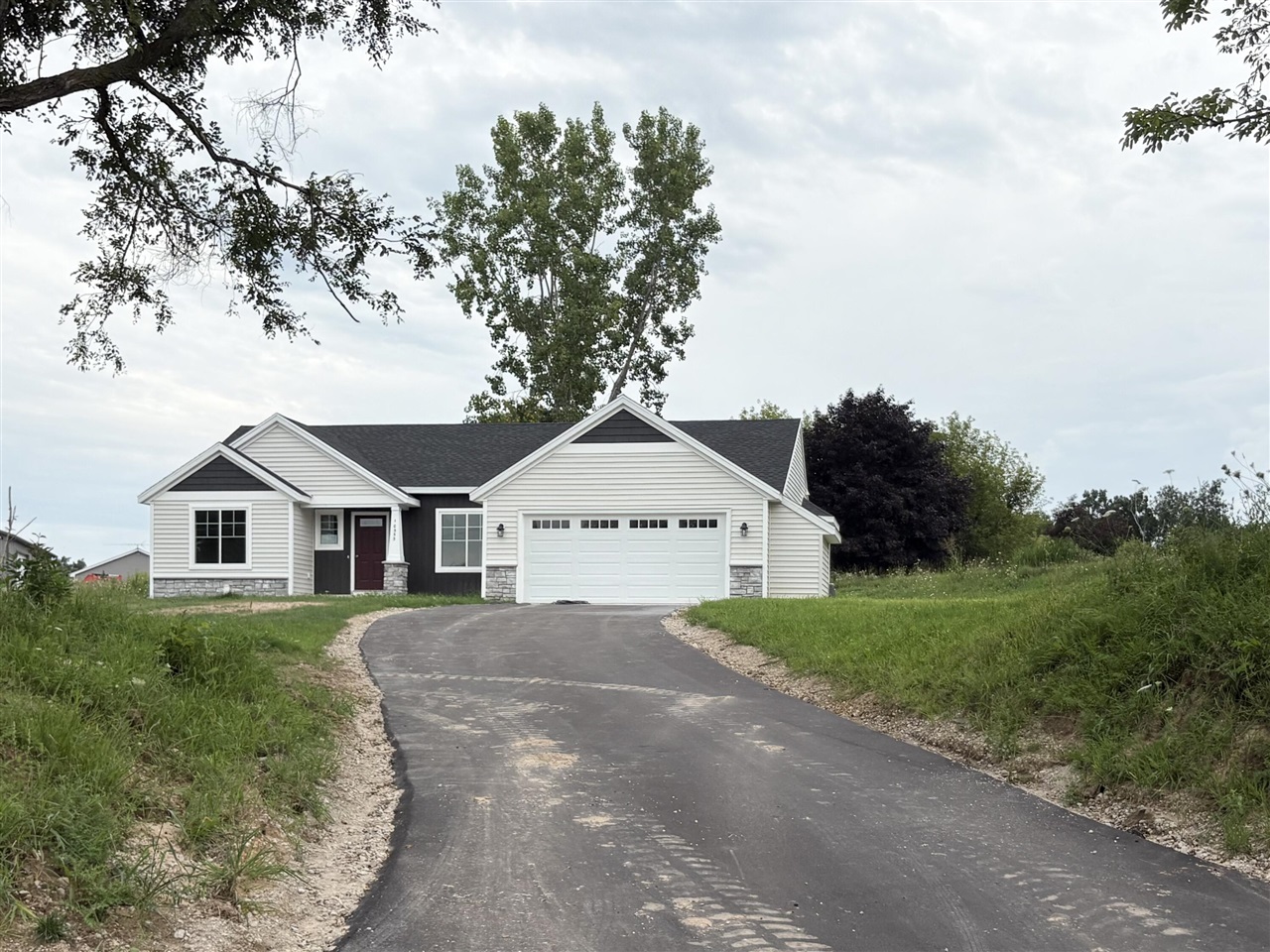 Photo 2 of Single family home for sale at 10555 68th Street, Alto, MI 49302 | MLS# 70532536 | Listing updated on 2026-09-23