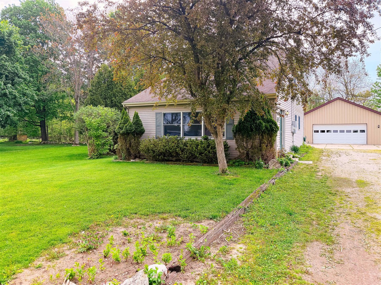 2nd image of 5175 Pleasant Valley Rd, Manitou Beach, MI 49253 | MLS# 70532685