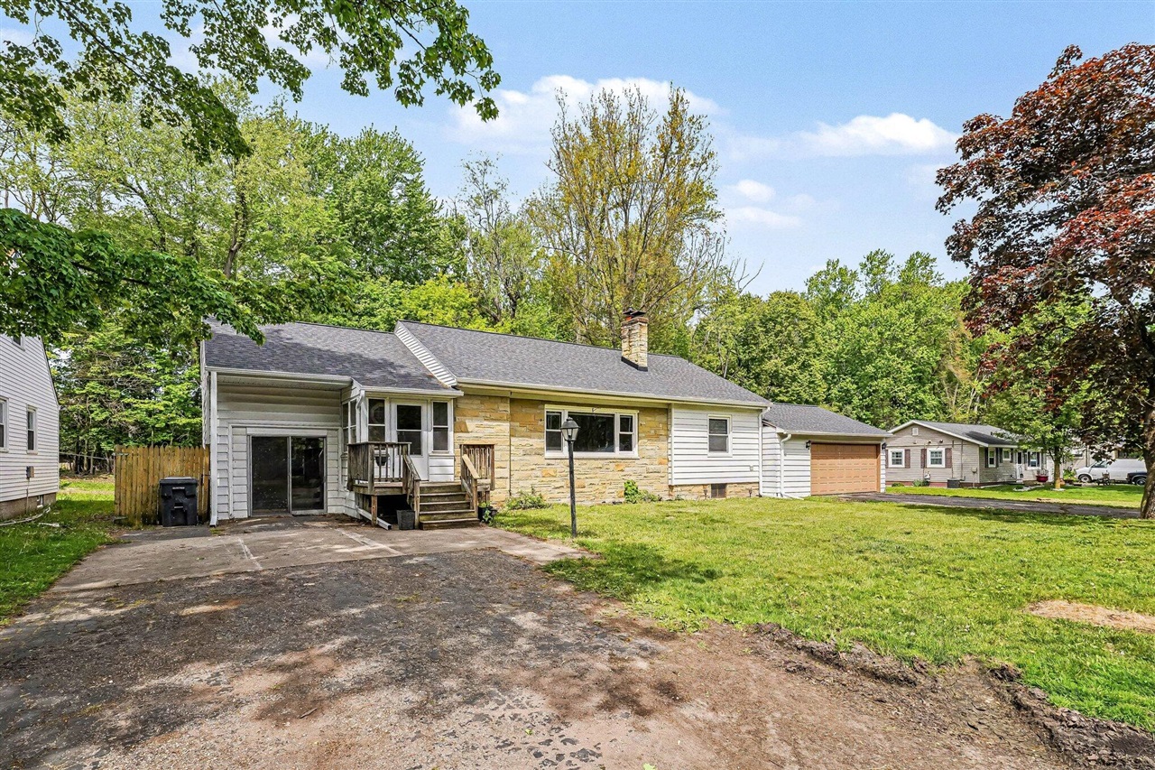 2nd image of 501 Marcelletti Ave, Paw Paw, MI 49079 | MLS# 70532721