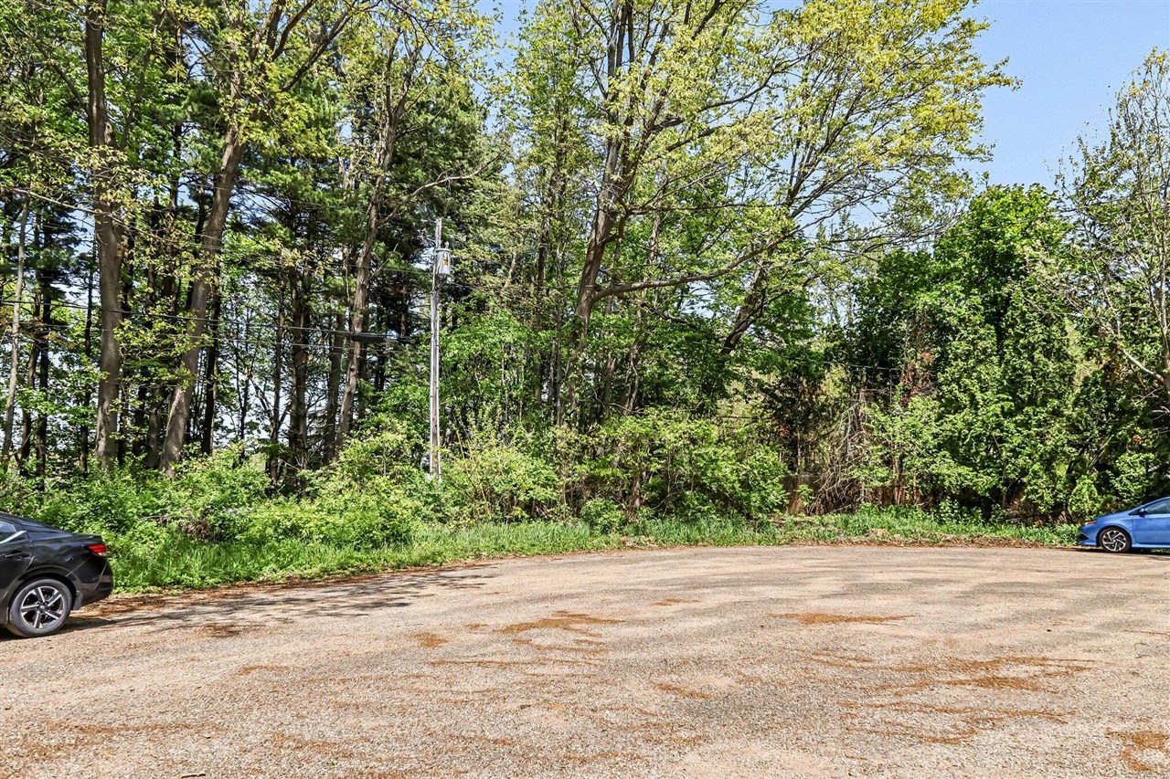 3rd image of 67544 Thunderbird Dr, Sturgis, MI 49091 | MLS# 70532734