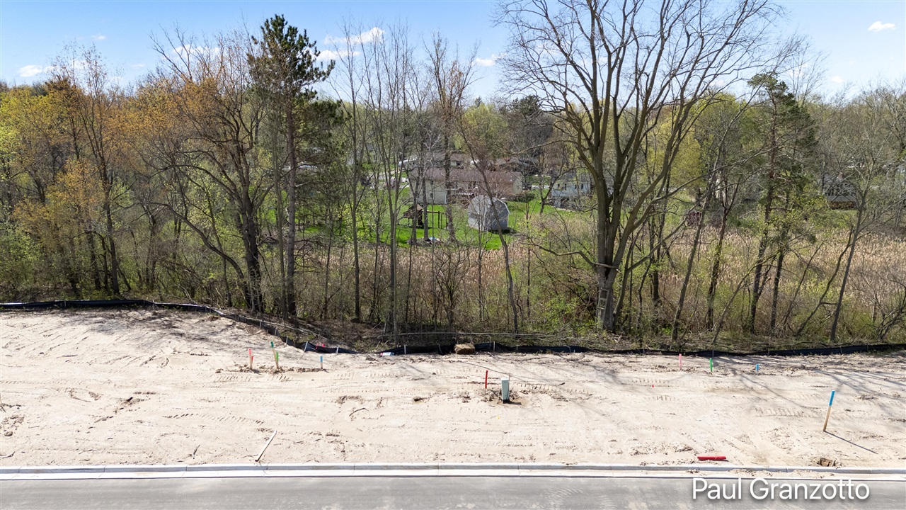 2nd image of 3052 Arbor Creek Ave, Grand Rapids, MI 49512 | MLS# 70532892