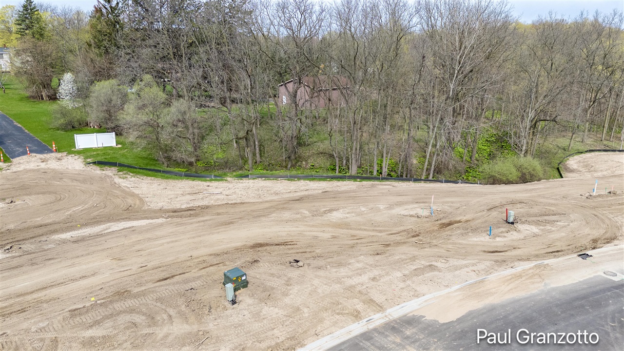 5th image of 5575 Black Berry Bluff, Grand Rapids, MI 49512 | MLS# 70532895