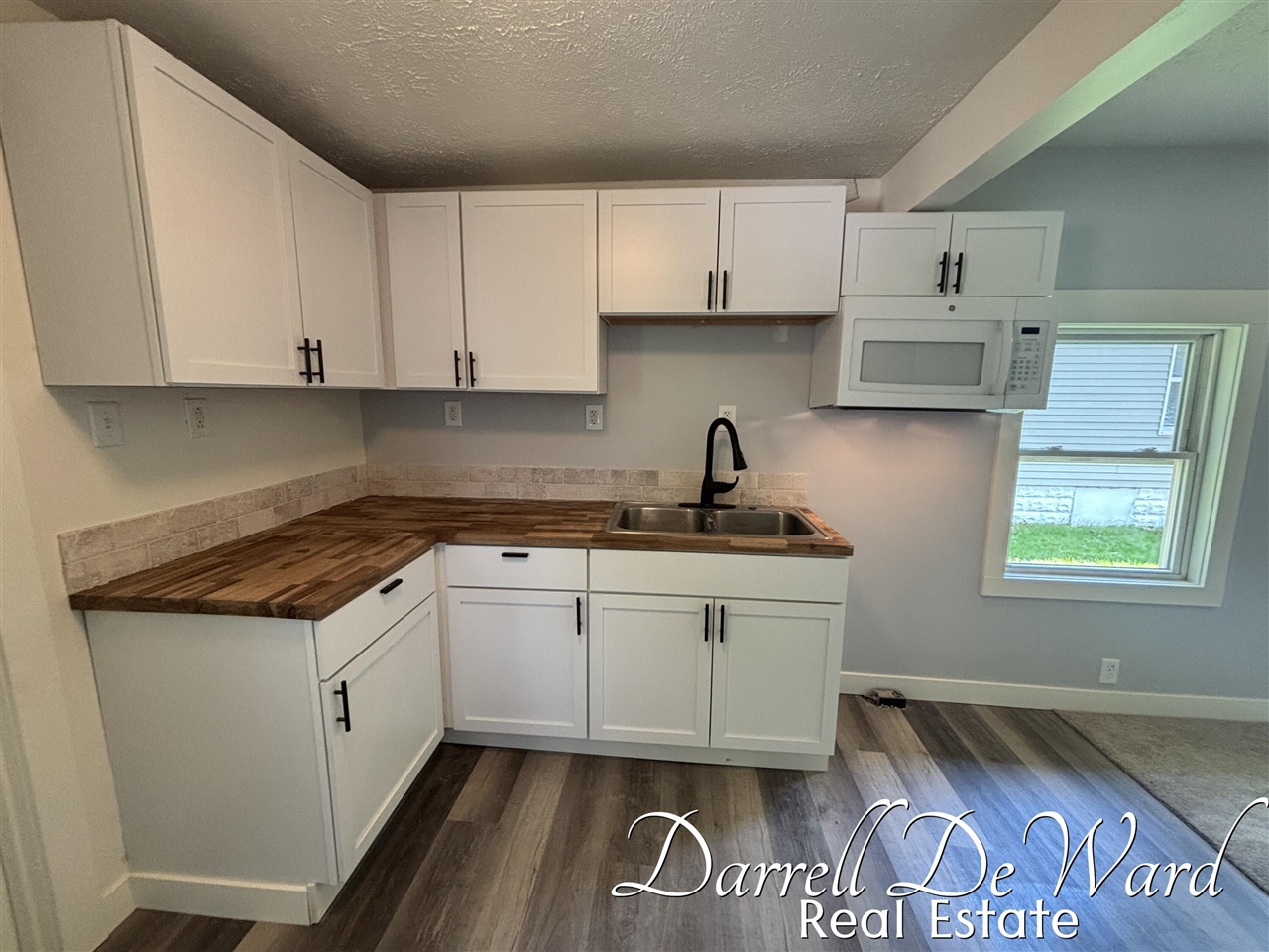 2nd image of 1710 Indiana Ave, Lansing, MI 48906 | MLS# 70533084