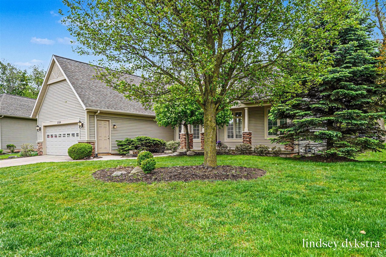 2nd image of 2320 Red Oak Ct, Grand Rapids, MI 49504 | MLS# 70533391