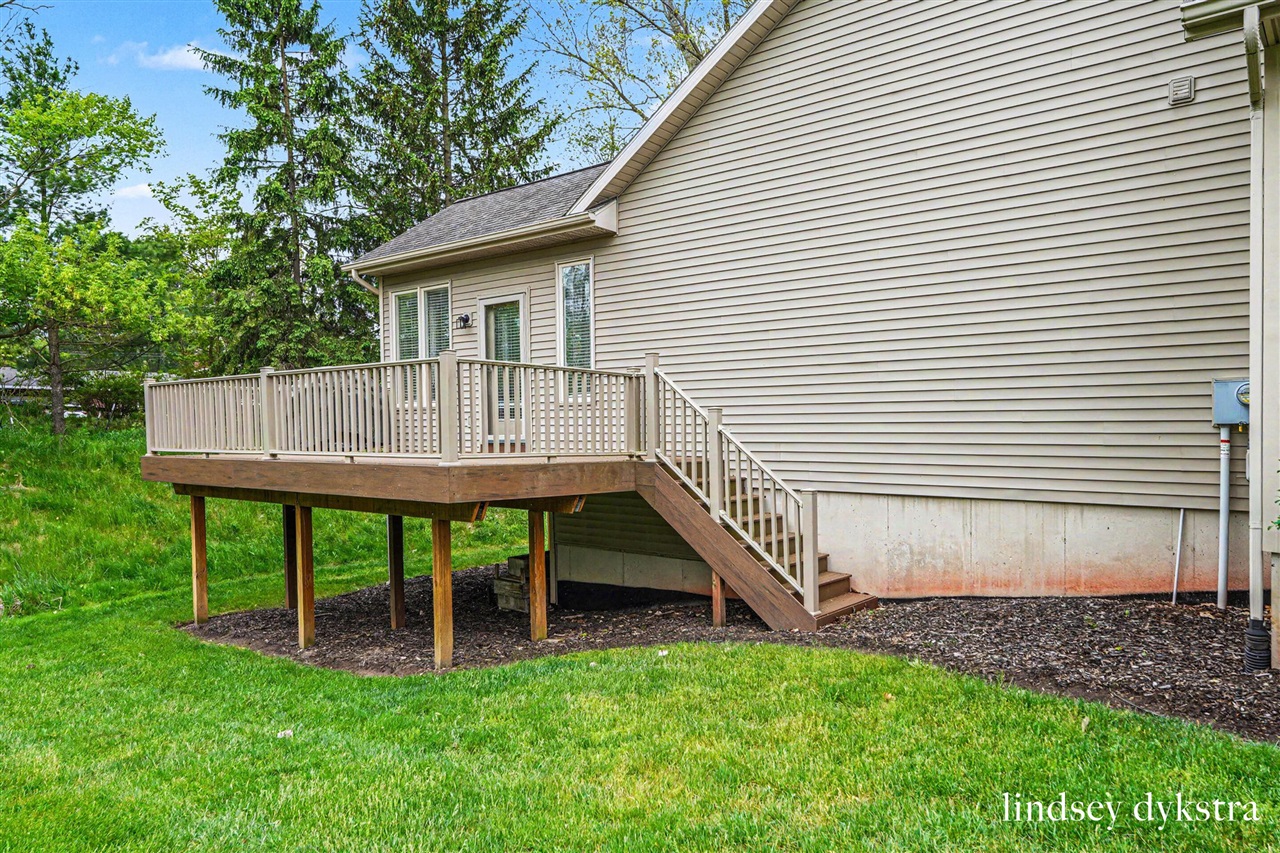 28th image of 2320 Red Oak Ct, Grand Rapids, MI 49504 | MLS# 70533391