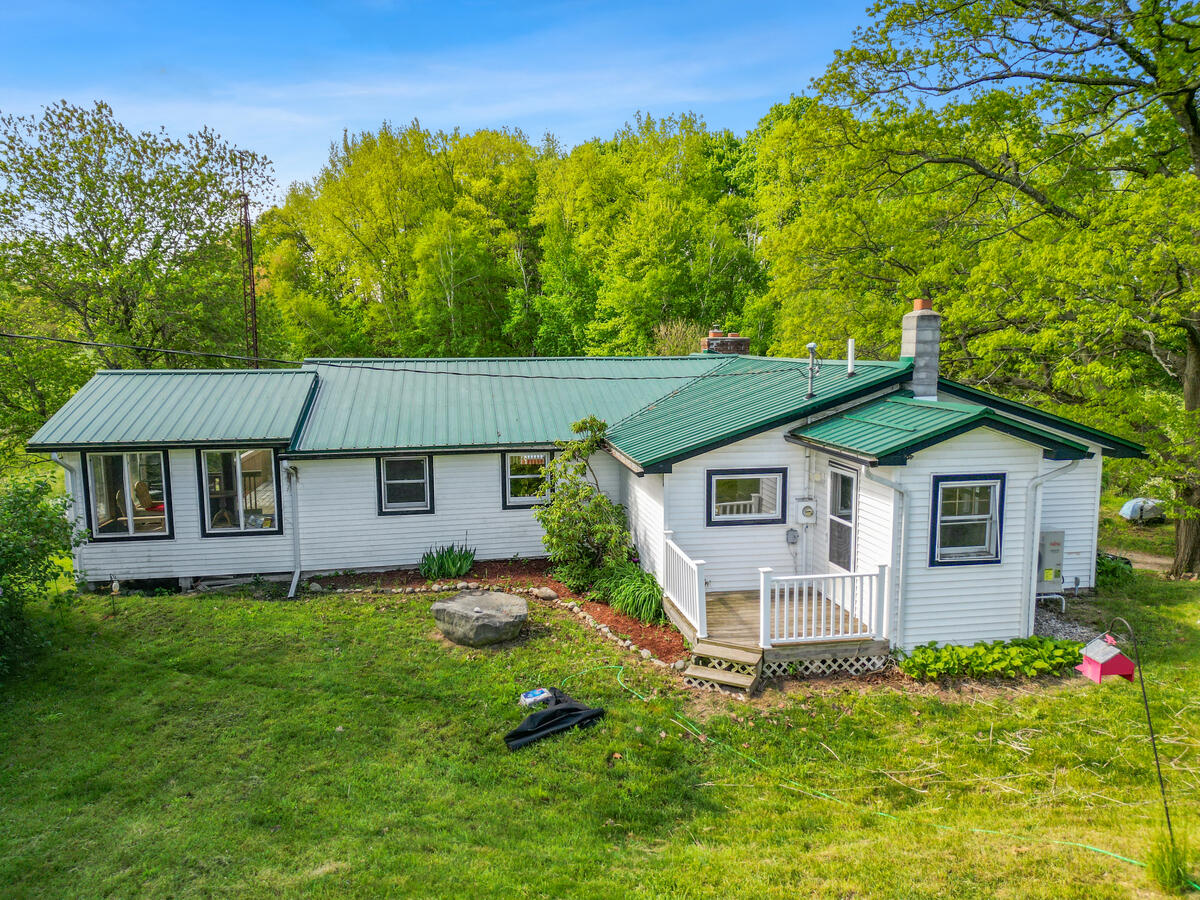 1st image of 1674 W 104th St, Grant, MI 49327 | MLS# 70533404