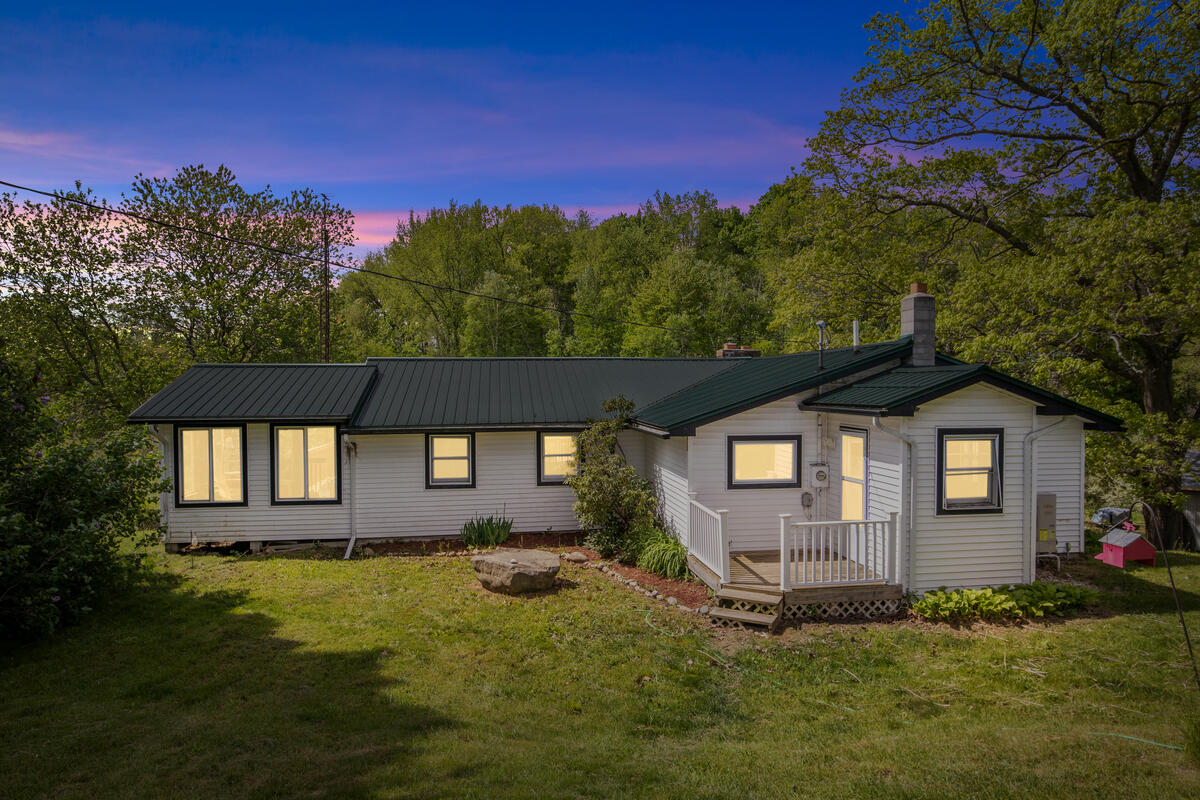4th image of 1674 W 104Th St, Grant, MI 49327 | MLS# 70533404