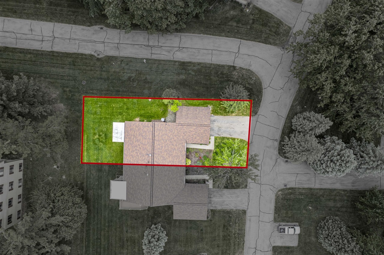 42nd image of 11279 Whispering Creek Dr, Allendale, MI 49401 | MLS# 70533521