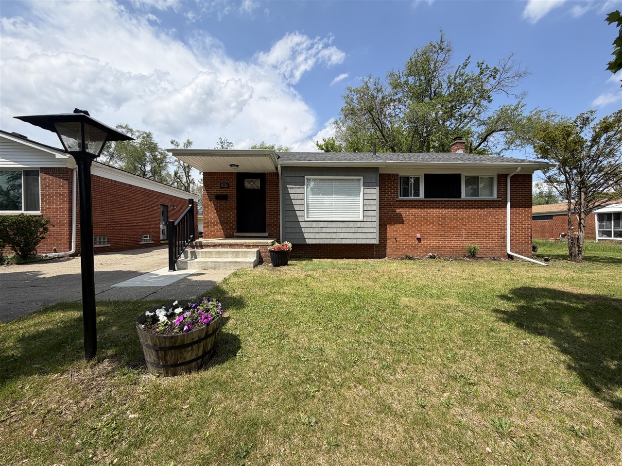 20th image of 8026 Pembroke Ave, Detroit, MI 48221 | MLS# 70533540