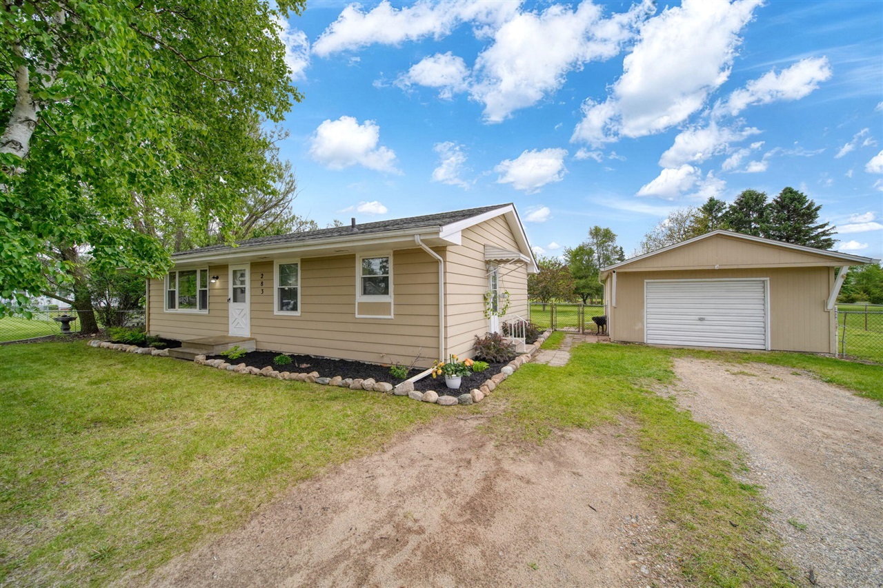 Homes for sale in Cement City, MI | 283 Somerset Dr, Cement City, MI 49233 | MLS# 70533637