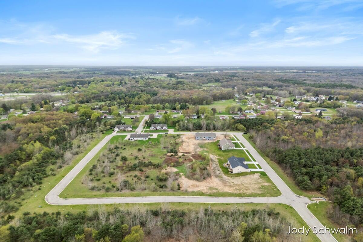 33rd image of 748 Noble Dr, Belding, MI 48809 | MLS# 70533642