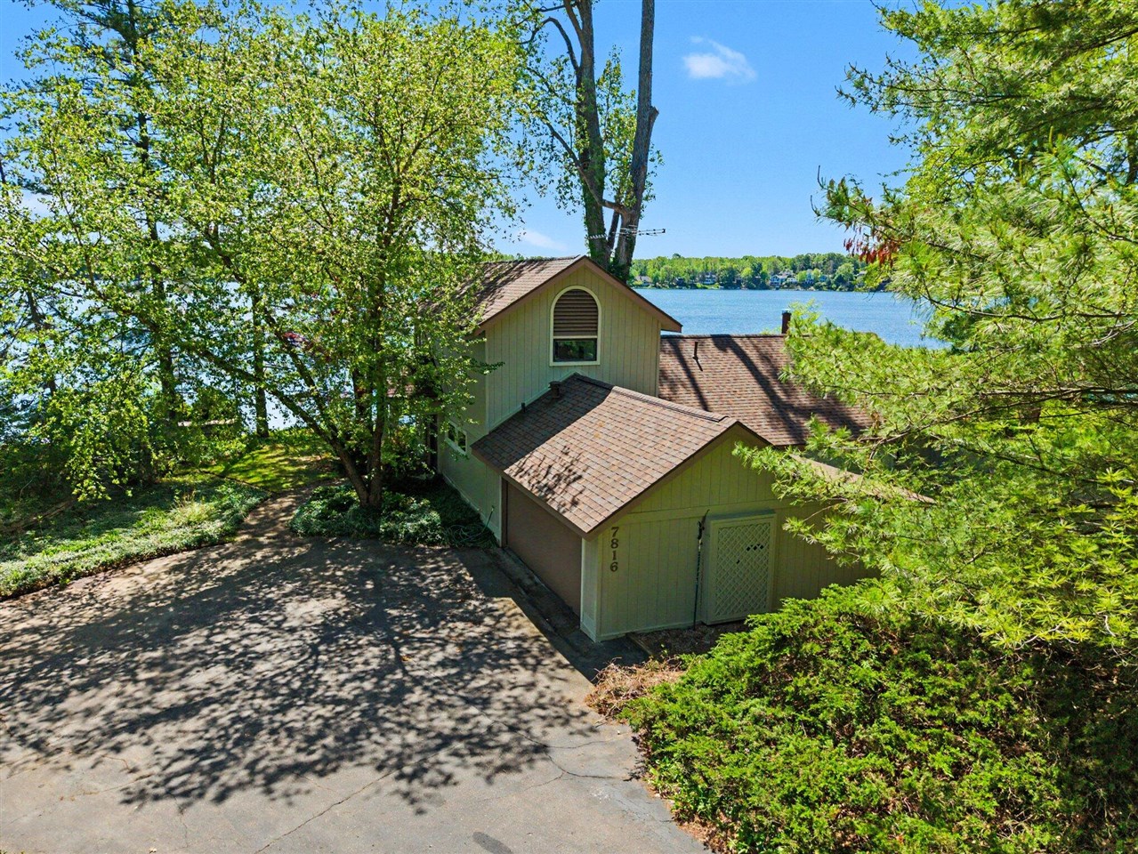 Homes for sale in Gregory, MI | 7816 Stonehedge Valley Dr, Gregory, MI 48137 | MLS# 70533711