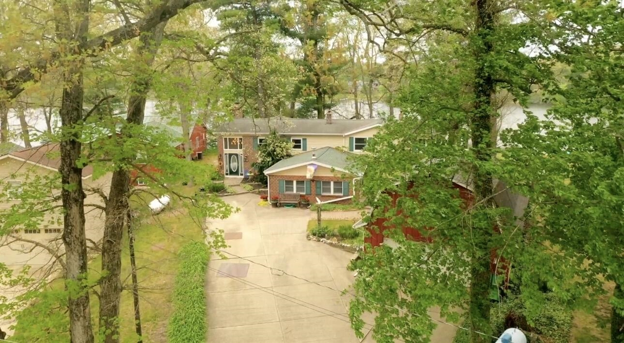 1st image of 875 Bruce Dr, Middleville, MI 49333 | MLS# 70533720