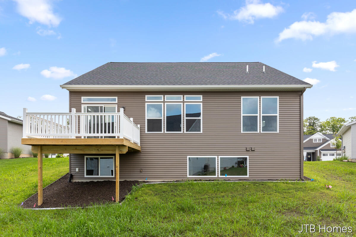 2nd image of 3781 Windsor Ridge Dr, Rockford, MI 49341