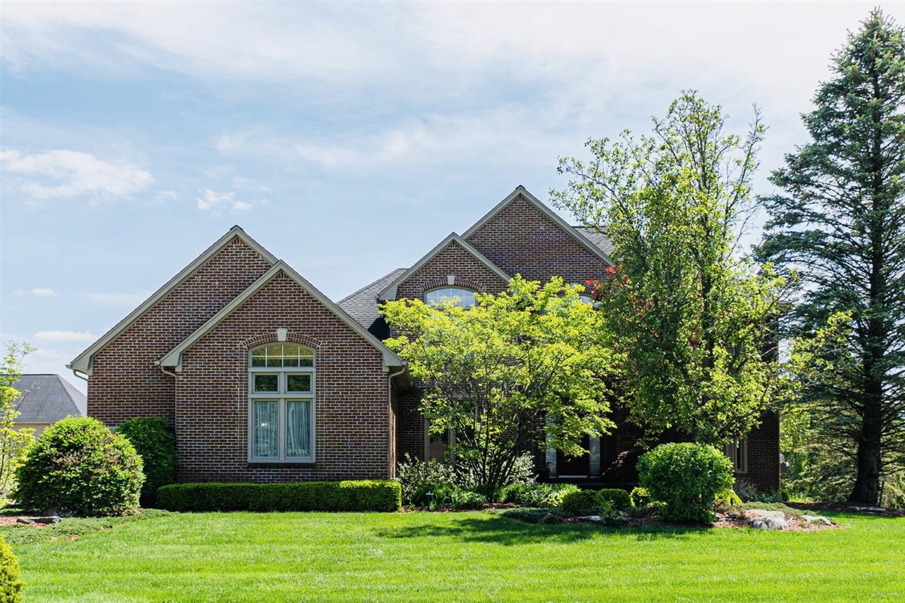 1st image of 3801 Fawn Dr, Rochester, MI 48306 | MLS# 70533935