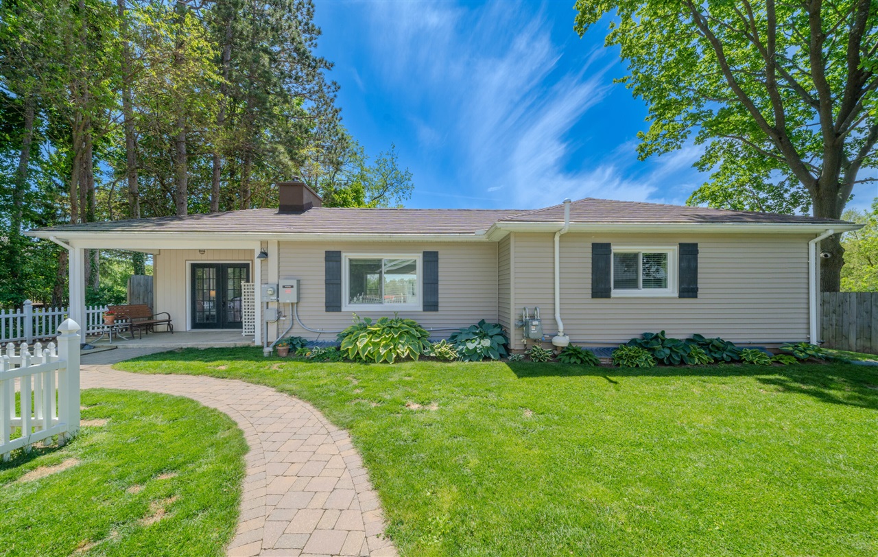 Homes for sale in Cement City, MI | 12569 S Crystal Lake Dr, Cement City, MI 49233 | MLS# 70534197