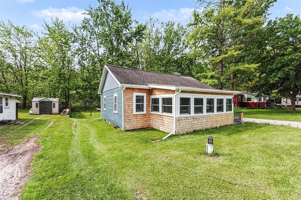 Homes for sale in Gregory, MI | 588 Pleasant Dr, Gregory, MI 48137 | MLS# 70534440