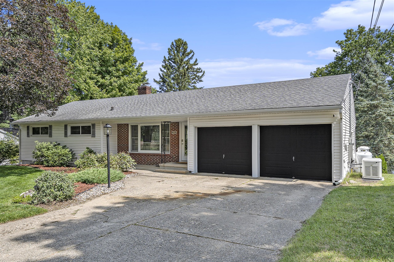 2nd image of 3509 Lake Allegan Dr, Allegan, MI 49010 | MLS# 70534597
