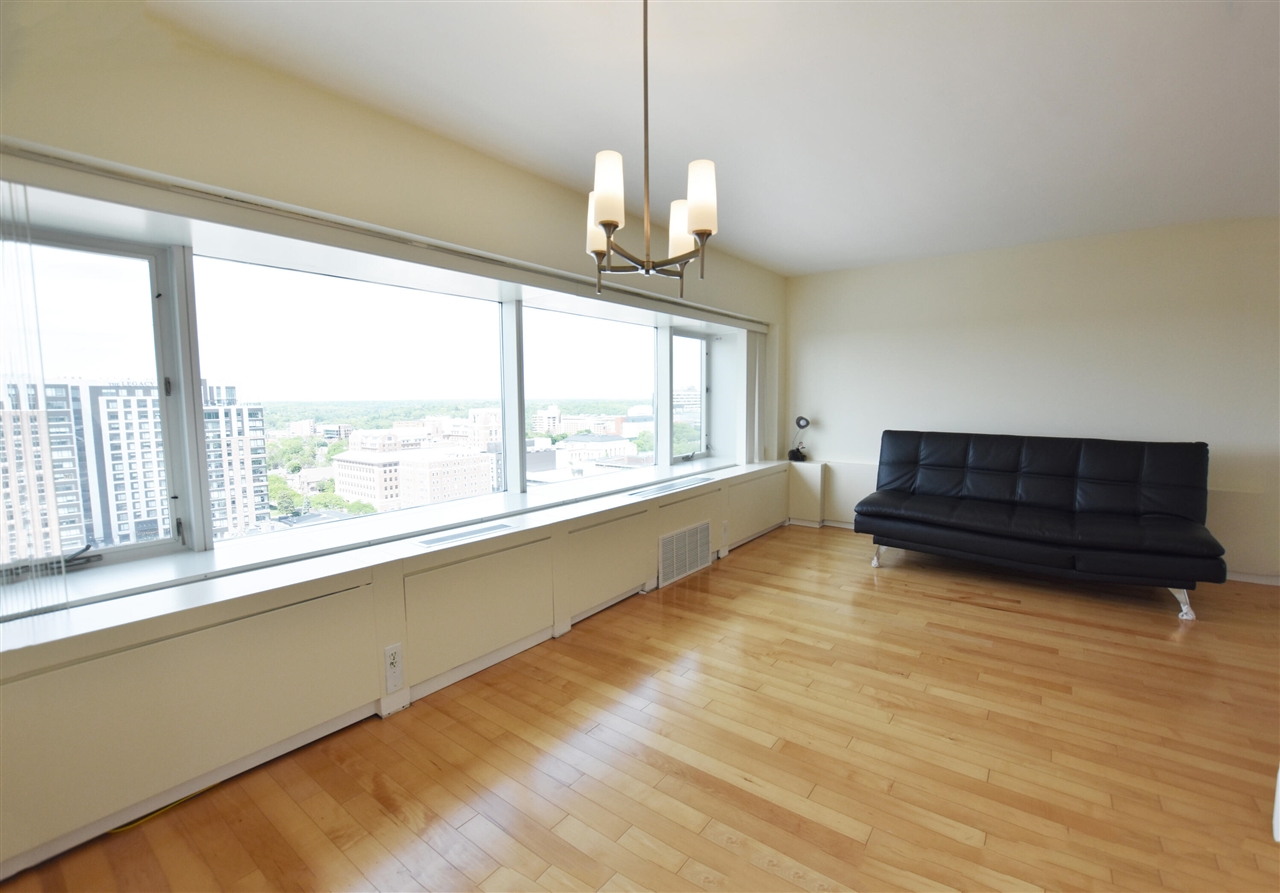 2nd image of 555 E William St #20i, Ann Arbor, MI 48104 | MLS# 70534681