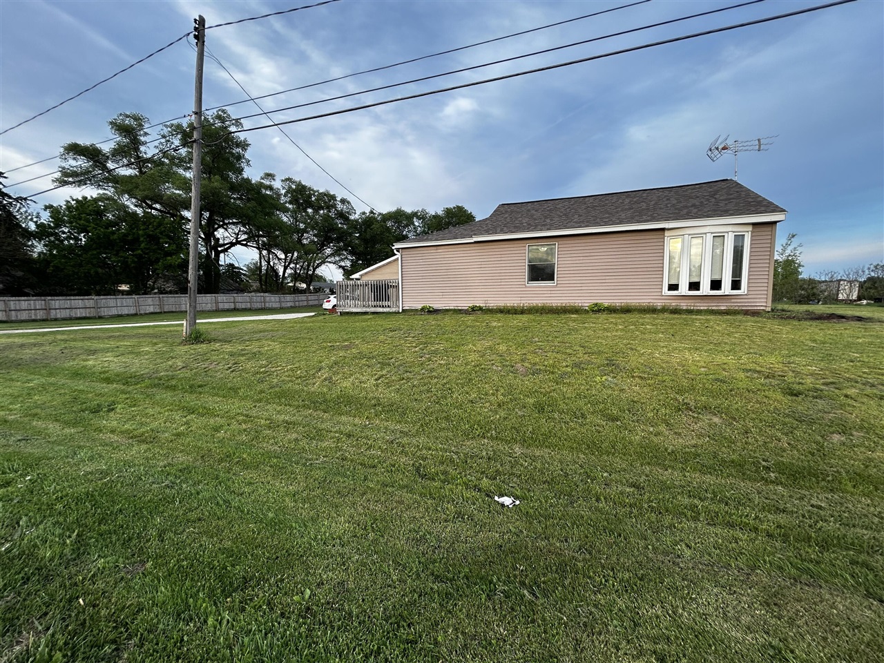 4th image of 13636 S Mason Dr, Grant, MI 49327 | MLS# 70534815