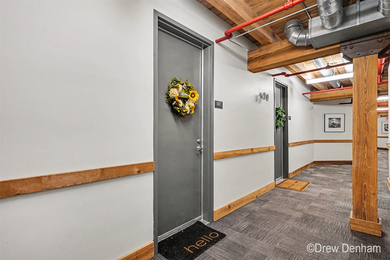 3rd image of 533 Columbia Ave #007, Holland, MI 49423 | MLS# 70535152