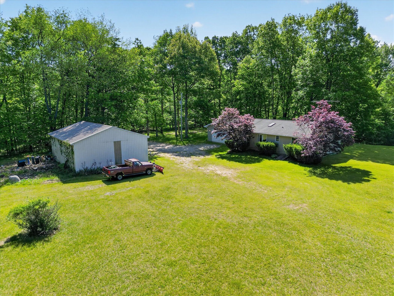 2nd image of 3076 Senator Rd, Sheridan, MI 48884 | MLS# 70535191
