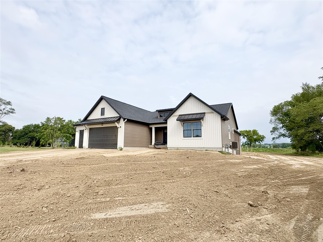 2nd image of 739 Goldenfield Dr, Byron Center, MI 49315 | MLS# 70535241