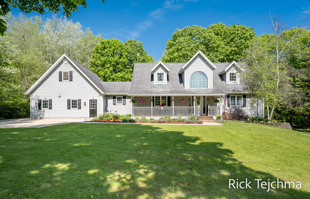 1st image of 10345 Red Oak Rdg, Howard City, MI 49329 | MLS# 70535265