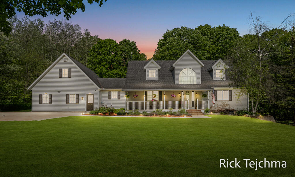 2nd image of 10345 Red Oak Rdg, Howard City, MI 49329 | MLS# 70535265
