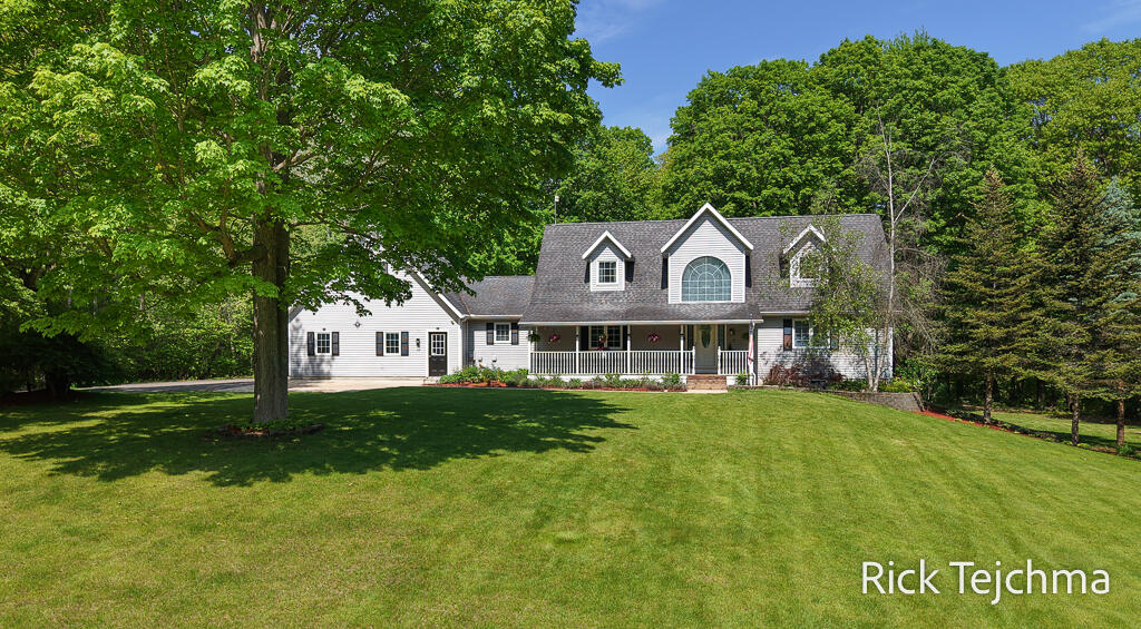 image of 10345 Red Oak Rdg, Howard City, MI 49329 | MLS# 70535265