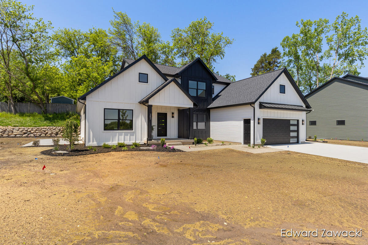 Homes for sale in Rockford, MI | 383 Rogue River View Dr, Rockford, MI 49341 | MLS# 70535275