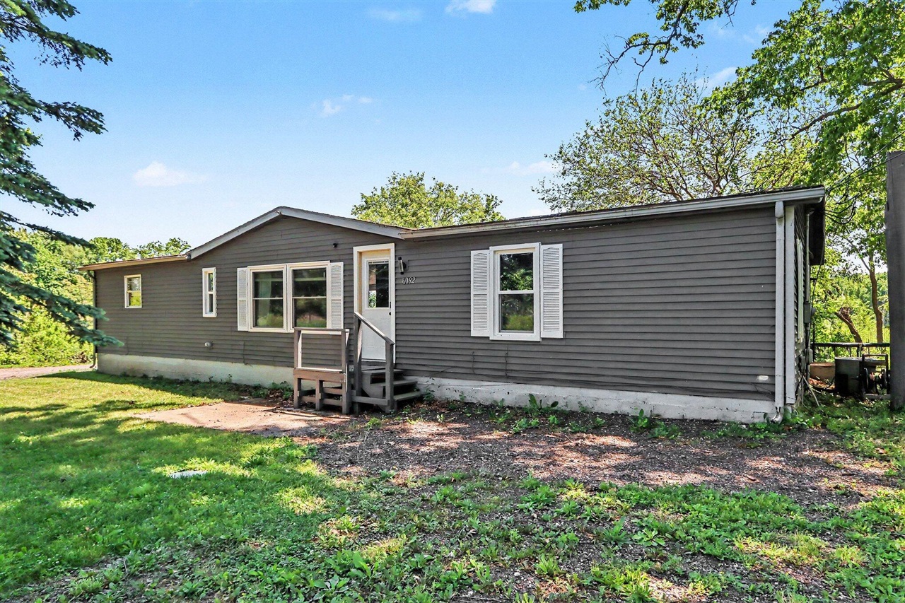 Homes for sale in Vicksburg, MI | 6082 E V Ave, Vicksburg, MI 49097 | MLS# 70535419