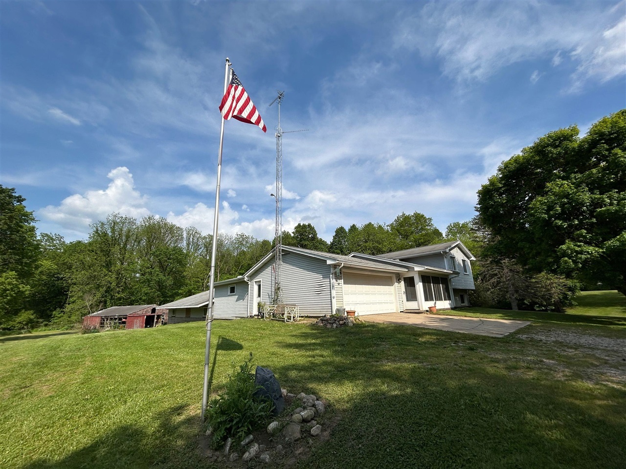 2nd image of 15300 Rome Rd, Manitou Beach, MI 49253 | MLS# 70535716