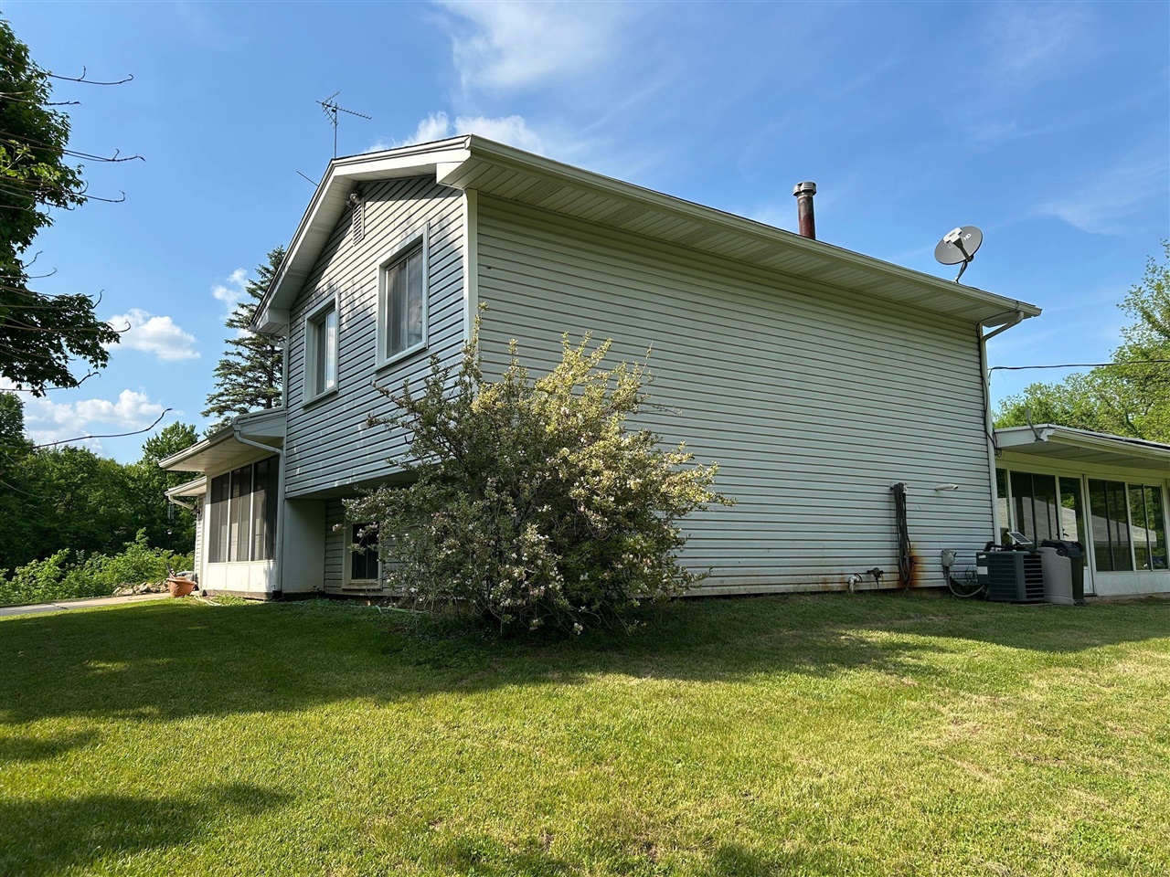 5th image of 15300 Rome Rd, Manitou Beach, MI 49253 | MLS# 70535716