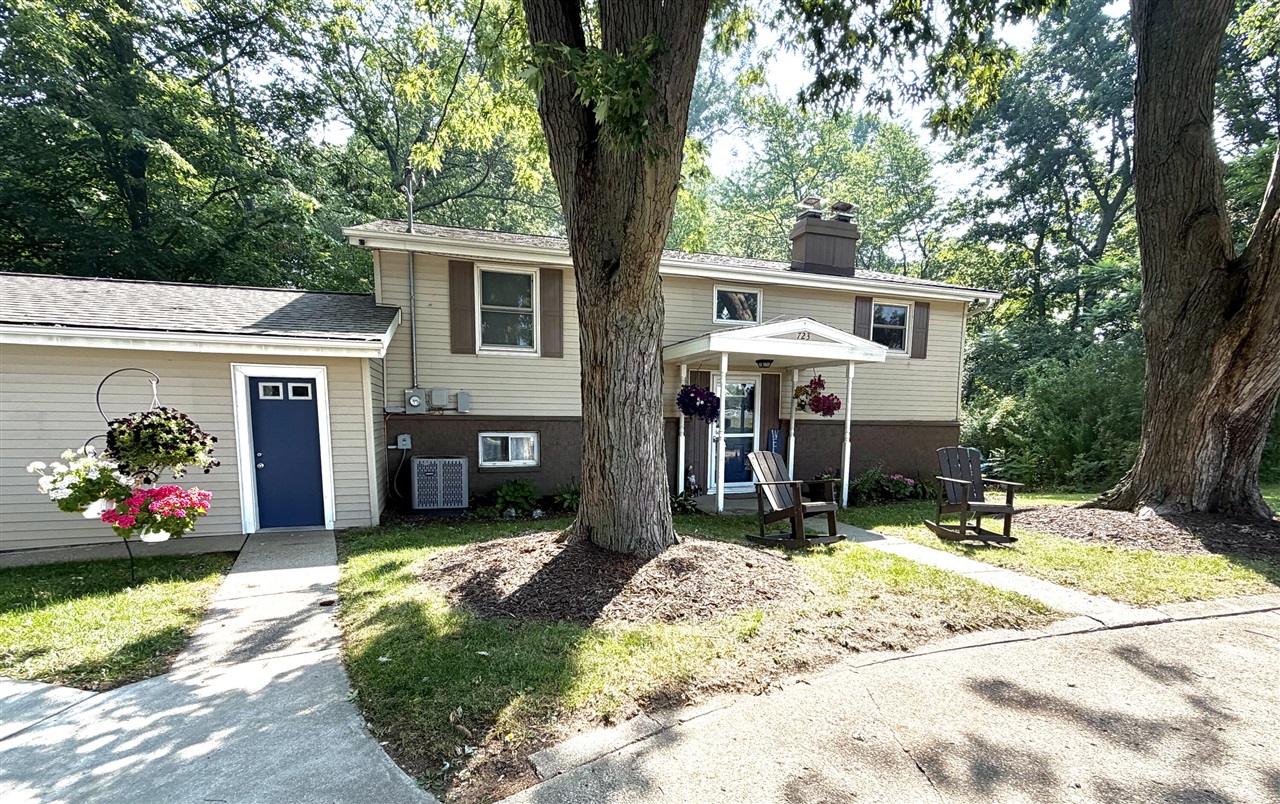 2nd image of 723 Arbor Ct, South Haven, MI 49090 | MLS# 70535856