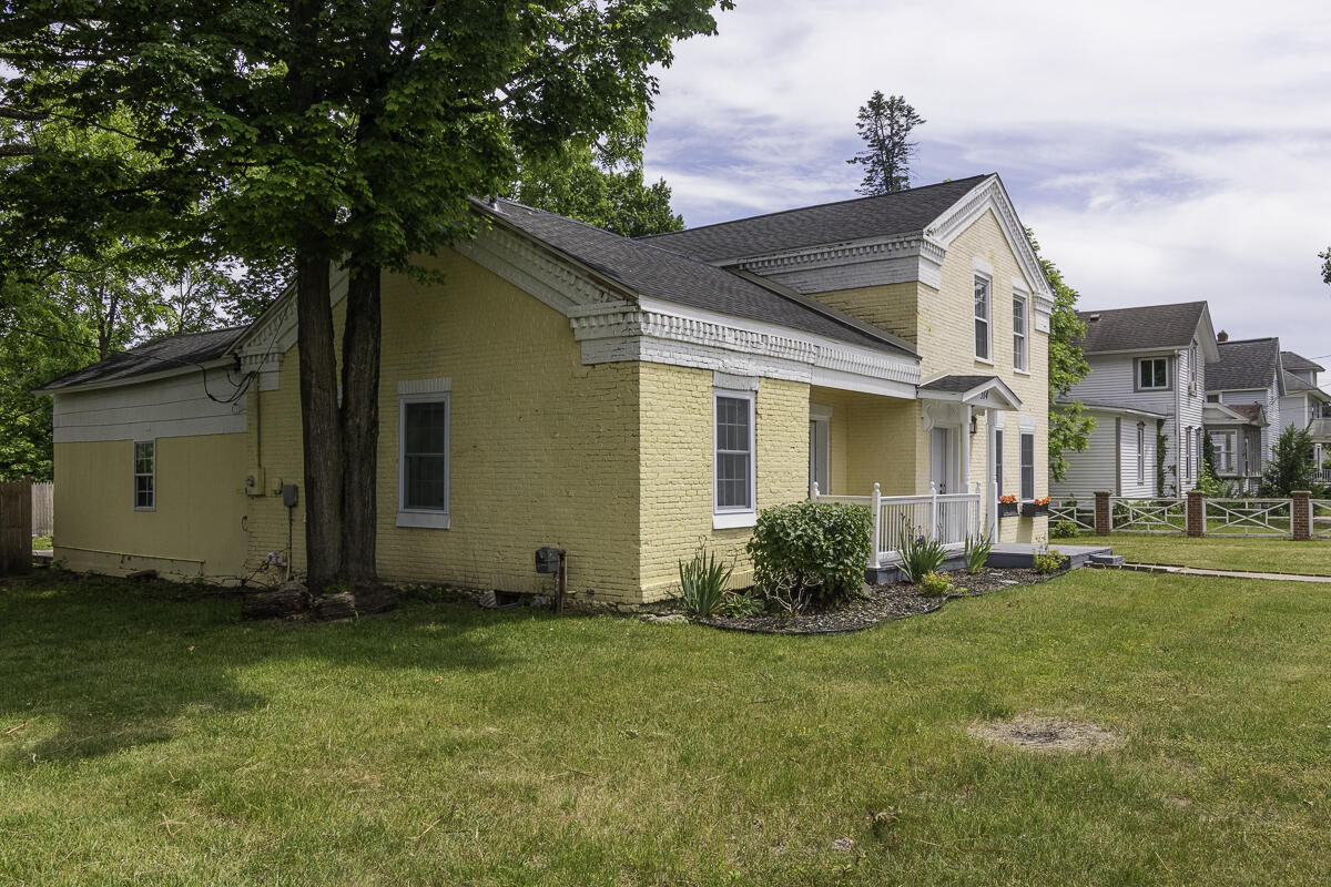 51st image of 514 N Kalamazoo St, Paw Paw, MI 49079 | MLS# 70536060