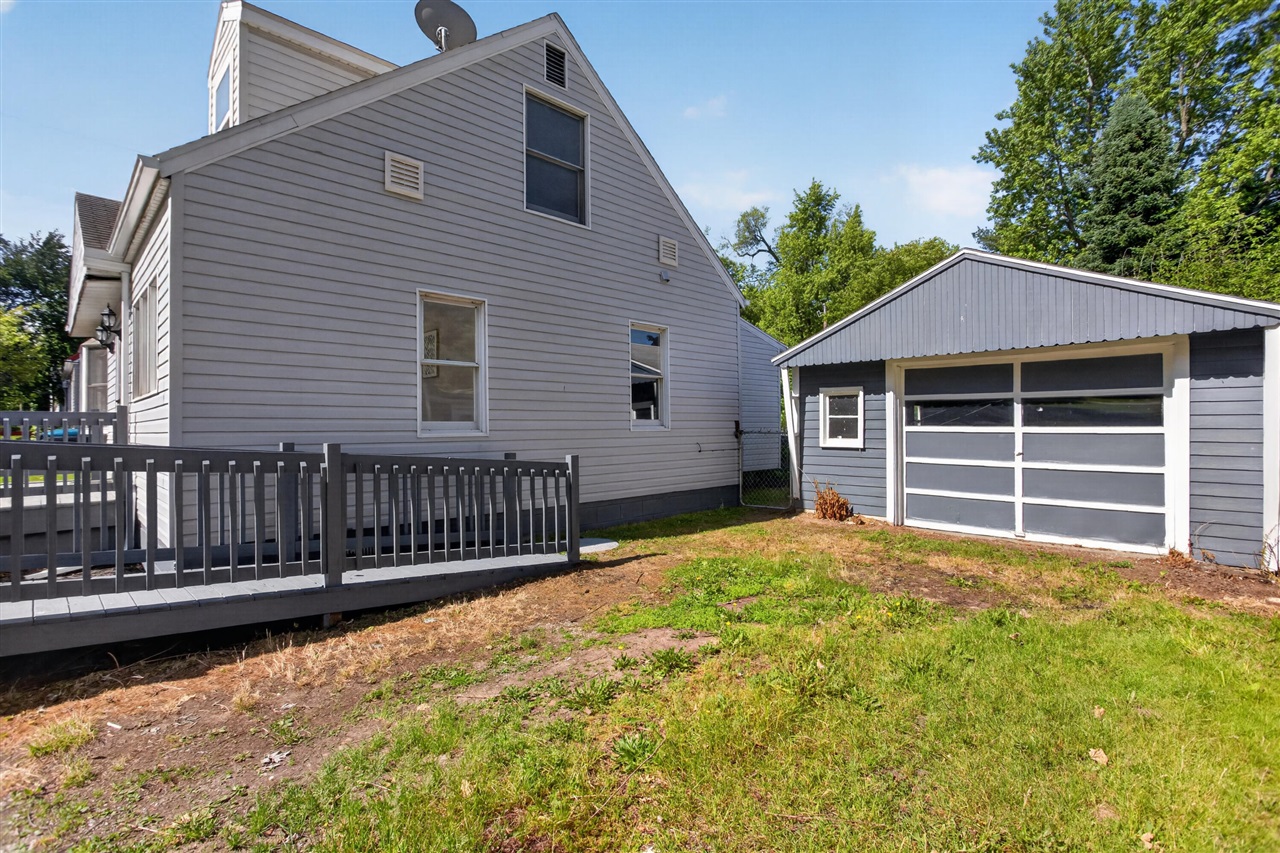Photo 5 of Single Family Residence at 3320 Treat St, Adrian, MI 49221 | MLS# 70536155 |  | Sold on 2026-07-02